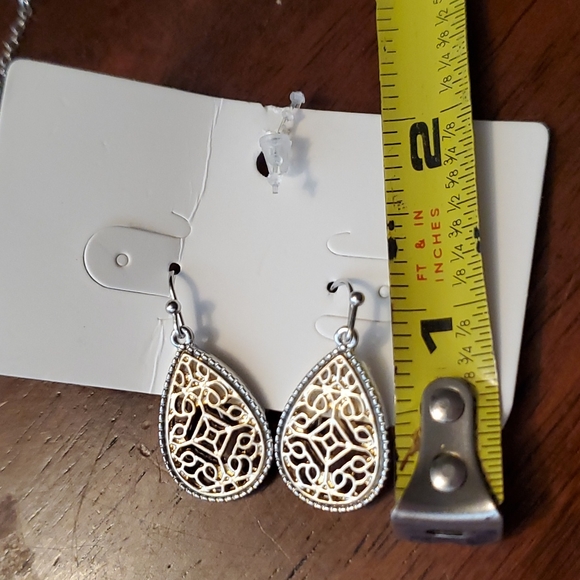 Openwork set earrings & necklace - Picture 8 of 9